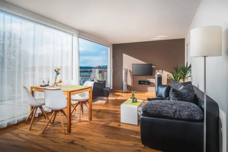 Wohnküche in der Ferienwohnung Sandra am Bodensee