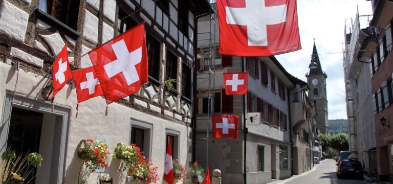 Schweizer Flaggen in Stein am Rhein