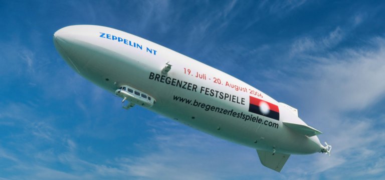 Zeppelin über dem Bodensee